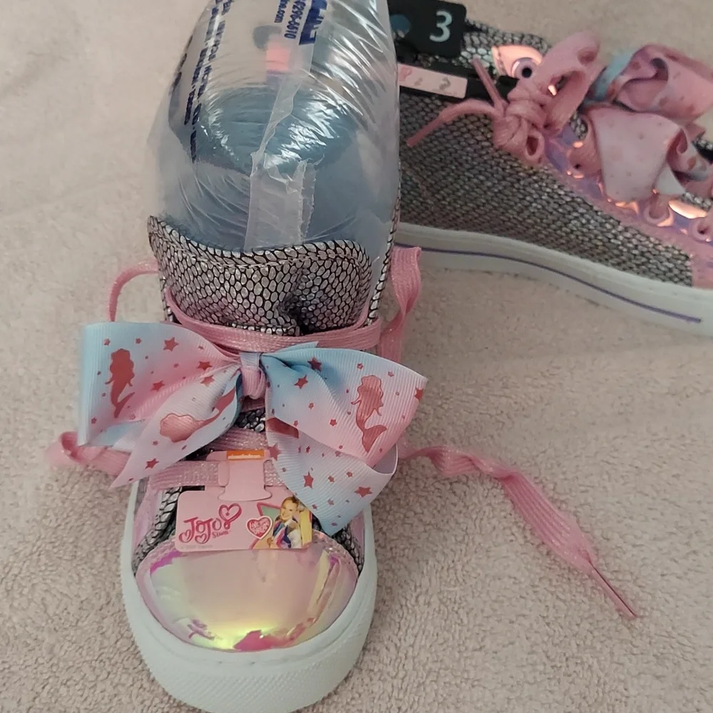 Shoes - Picture 3 of 3